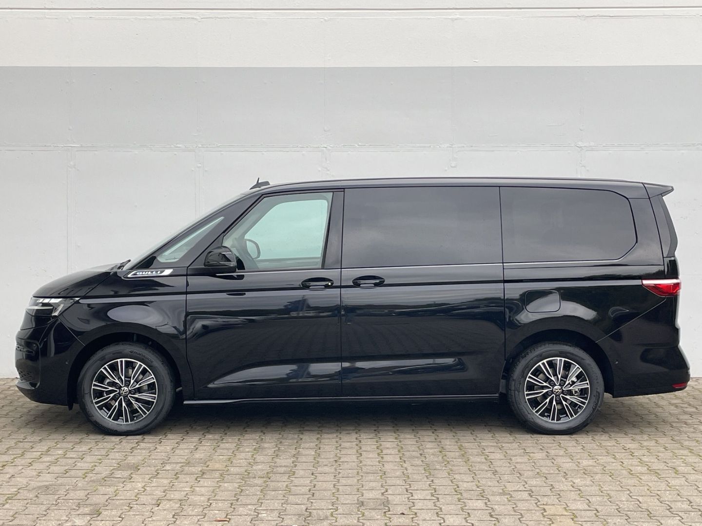 Volkswagen T7 Multivan - Samsaru's Car Outlet