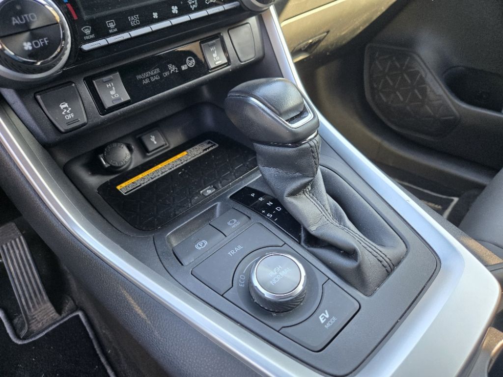 Toyota RAV 4 2.5 4x4 Hybrid Style - Samsaru's Car Outlet