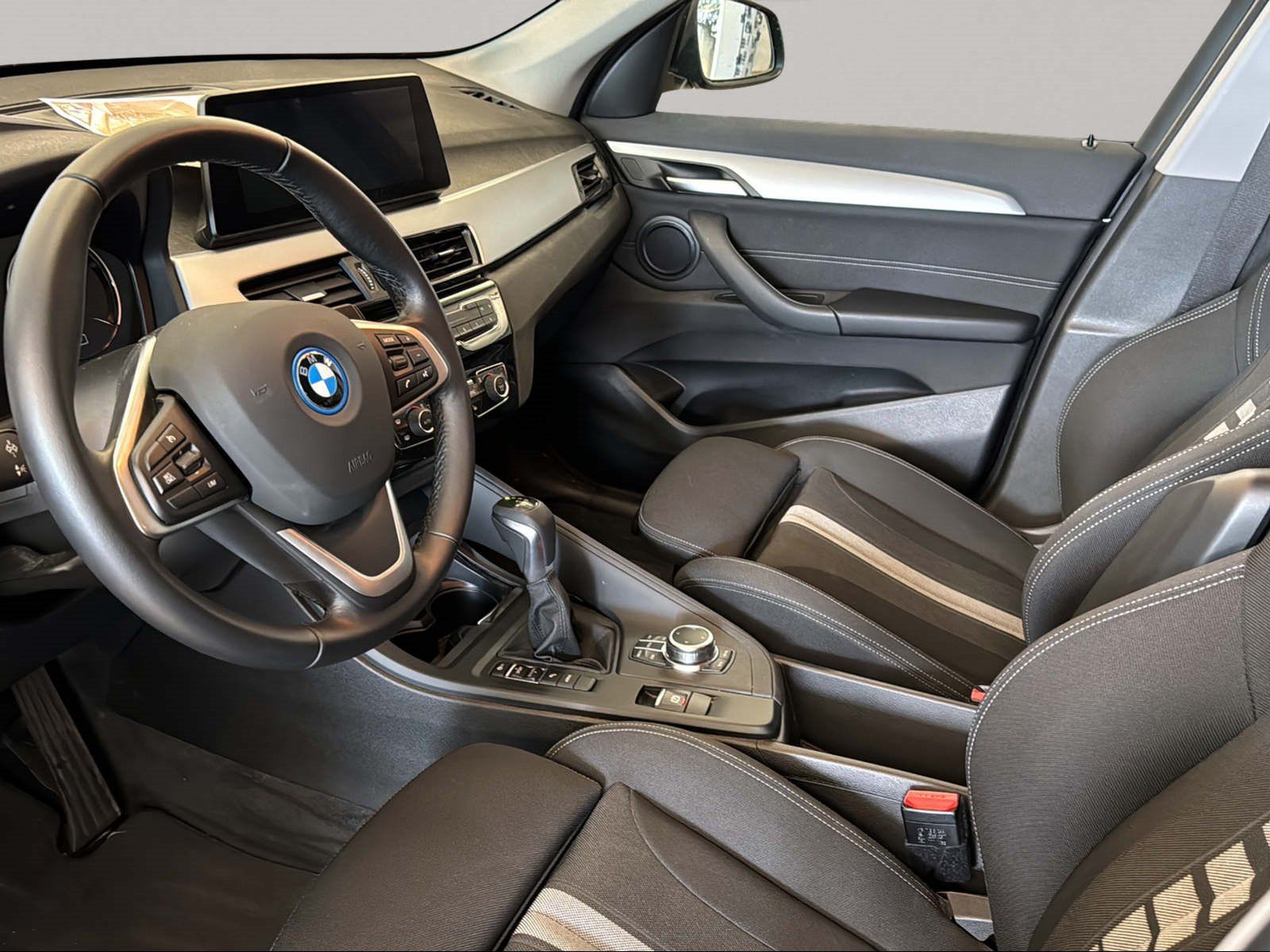 BMW X1 xDrive25e - Samsaru's Car Outlet