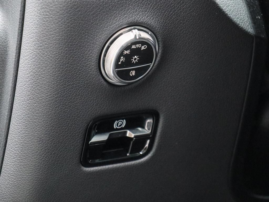 Mercedes-Benz GLC 300 4M AMG-Sport/Pano/AHK/Night/Burm/360/20'