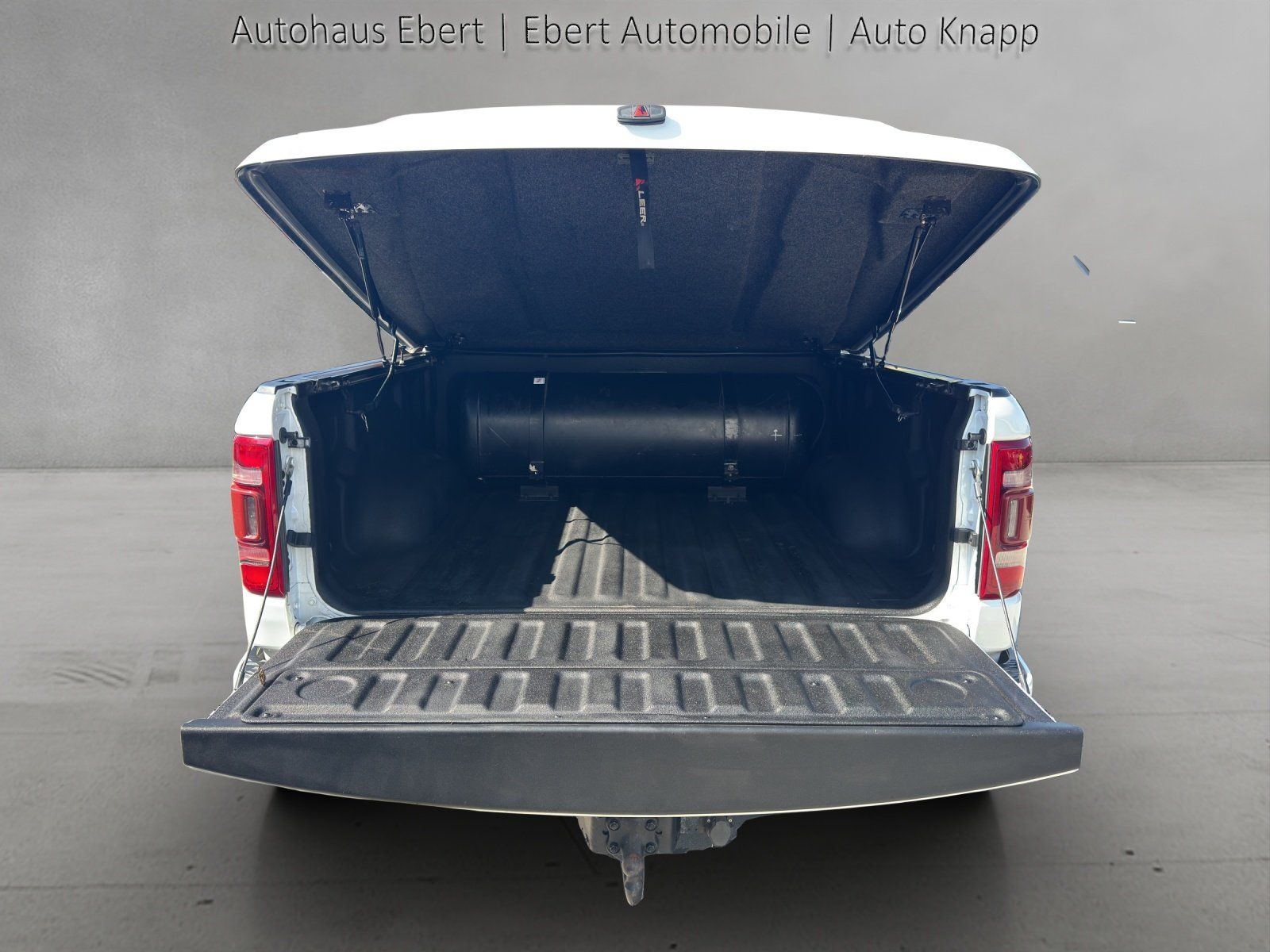 Dodge RAM 1500 5.7 V8 4x4 LARAMIE LONGHORN LPG 200L
