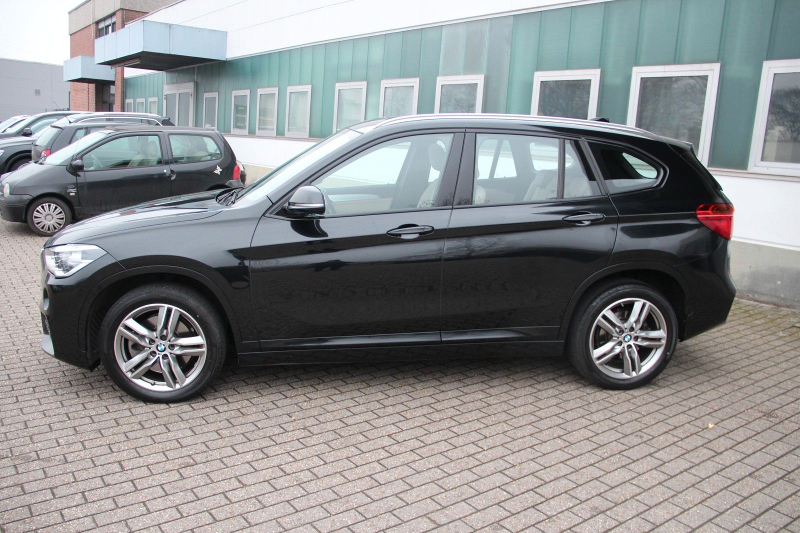 BMW X1 xDrive 20 d M Sport Shadow - Samsaru's Car Outlet