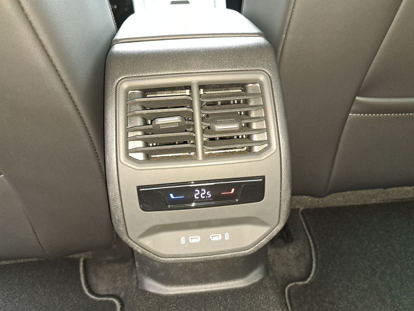 Seat Leon Sportstourer FR 2.0 TDI LED*RFK*AHK*CarPlay