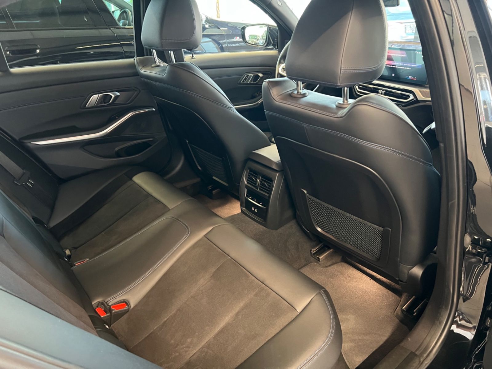 BMW 320 d xDrive M Sport - Samsaru's Car Outlet
