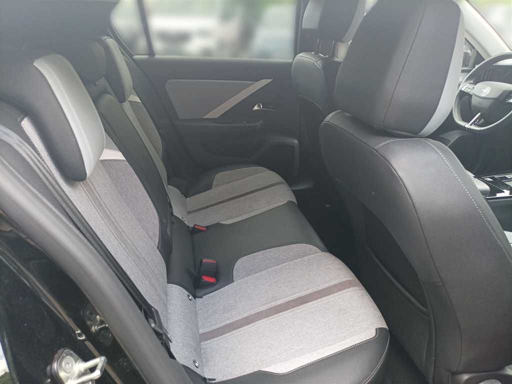 Opel Astra 1.2 Business - Samsaru's Car Outlet