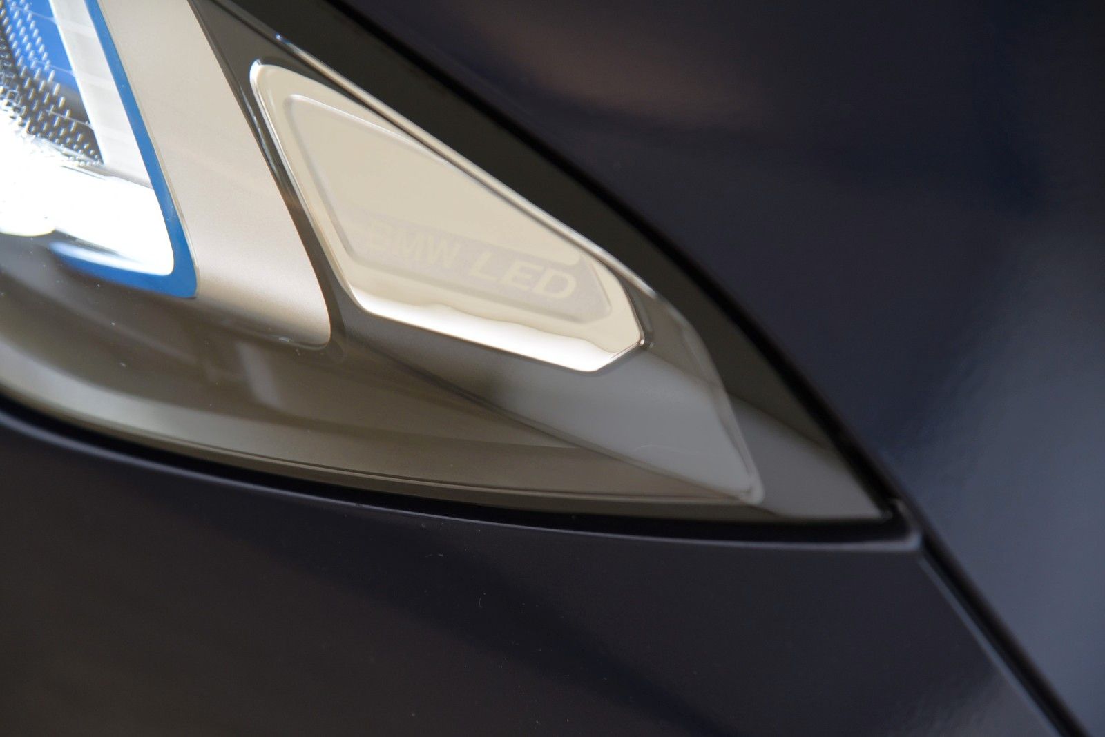 BMW 320d Touring xDrive M Sport - Samsaru's Car Outlet
