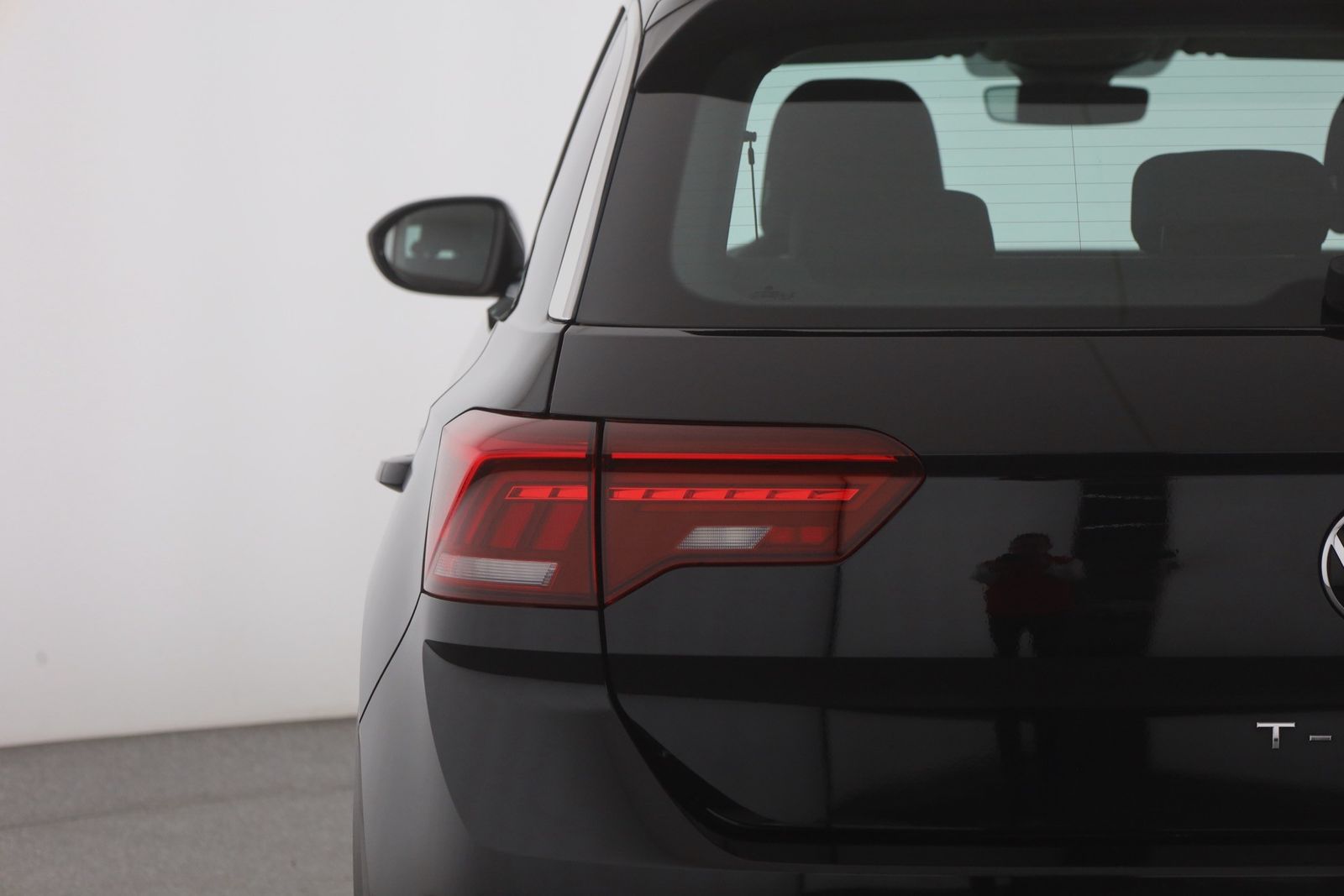 Volkswagen T-Roc 1.5 TSI DSG - Samsaru's Car Outlet