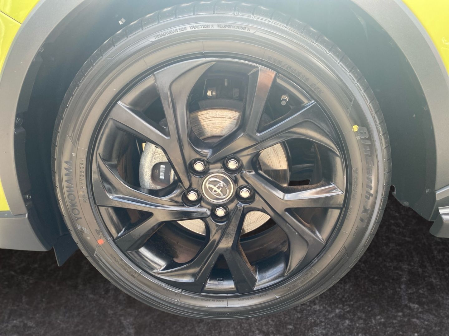 Toyota C-HR 1.8 Hybrid Style Selection - Samsaru's Car Outlet