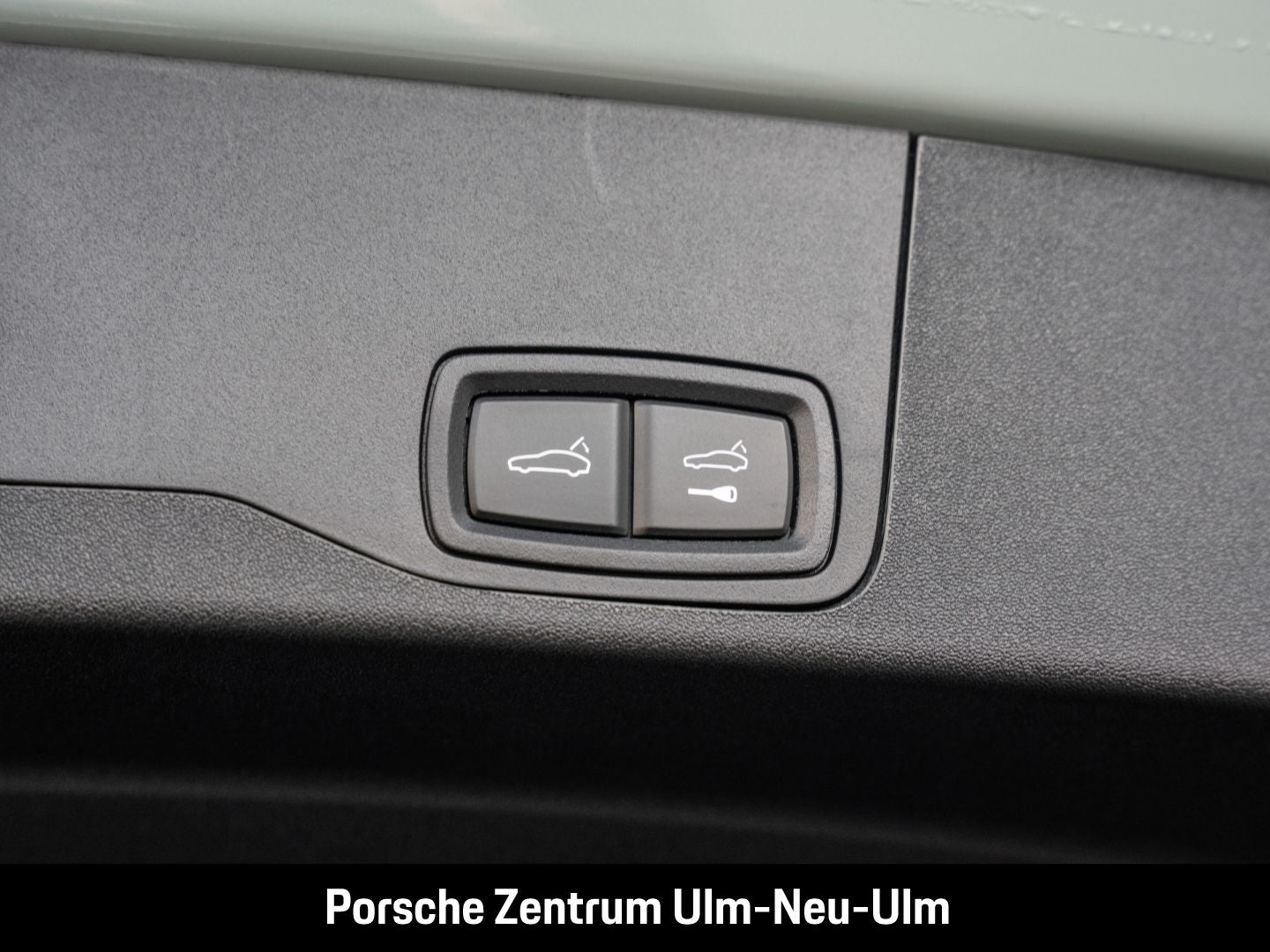 Porsche Taycan 4S Cross Turismo HA-Lenkung Active-Ride