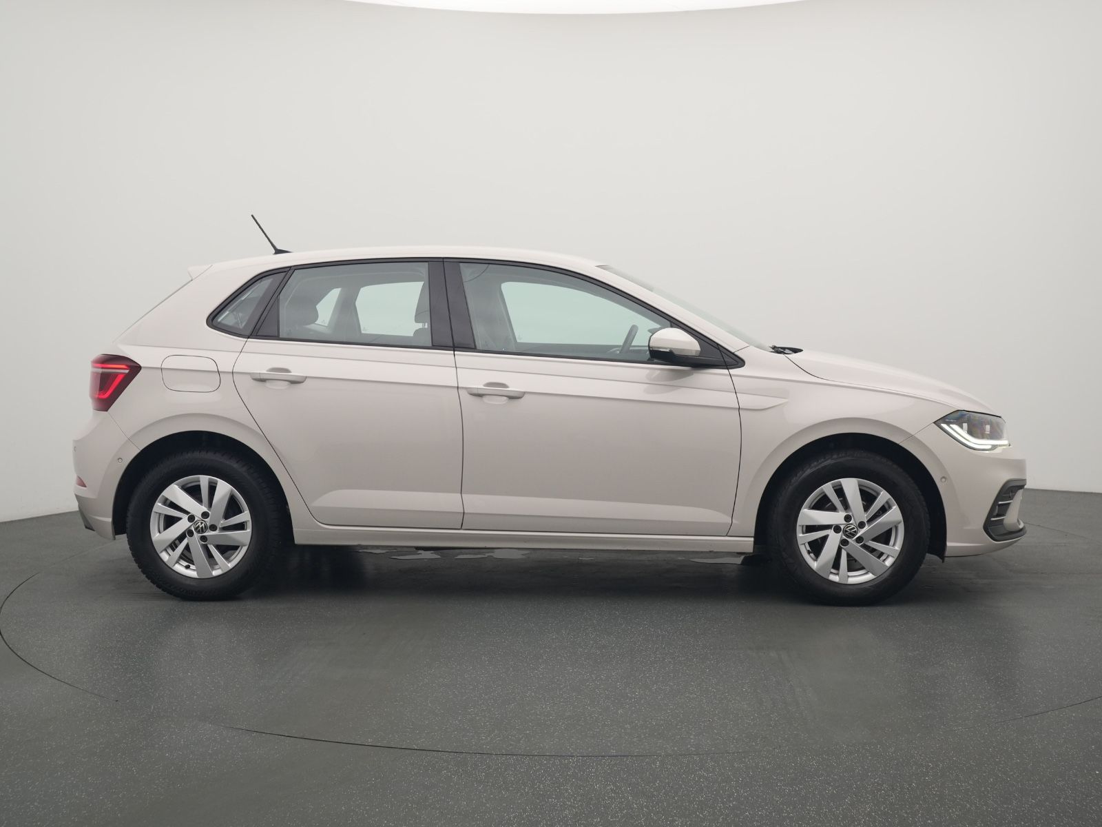 Volkswagen Polo Style DSG - Samsaru's Car Outlet