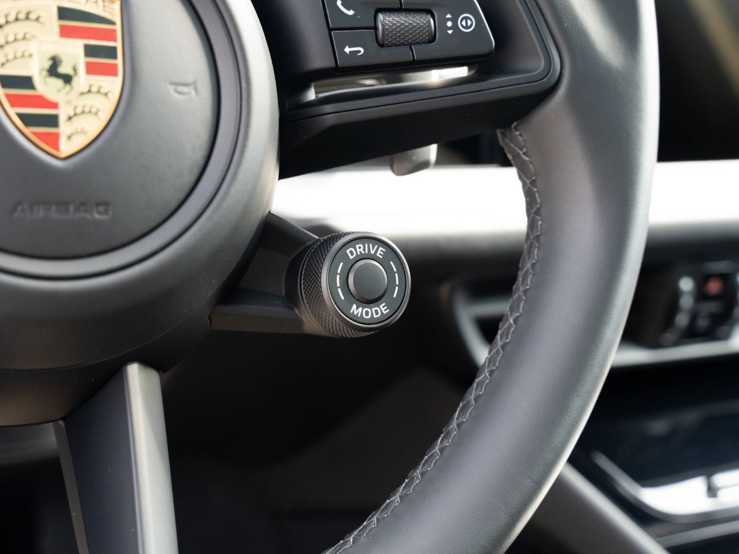 Porsche Cayenne E-Hybrid Coupe InnoDrive Surround View