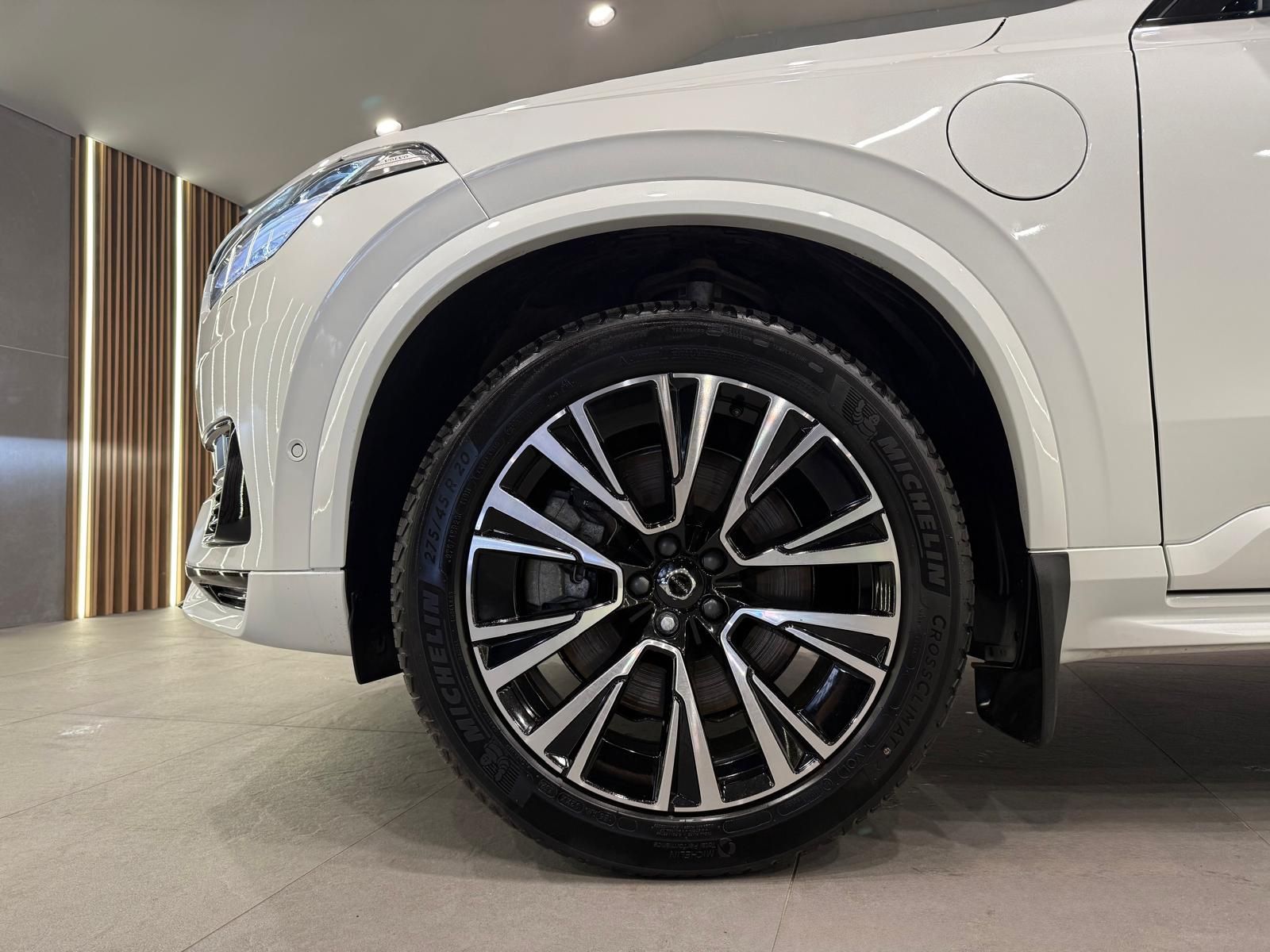 Volvo XC90 Ultra Dark Recharge*LED*RFK360°*7SITZER*