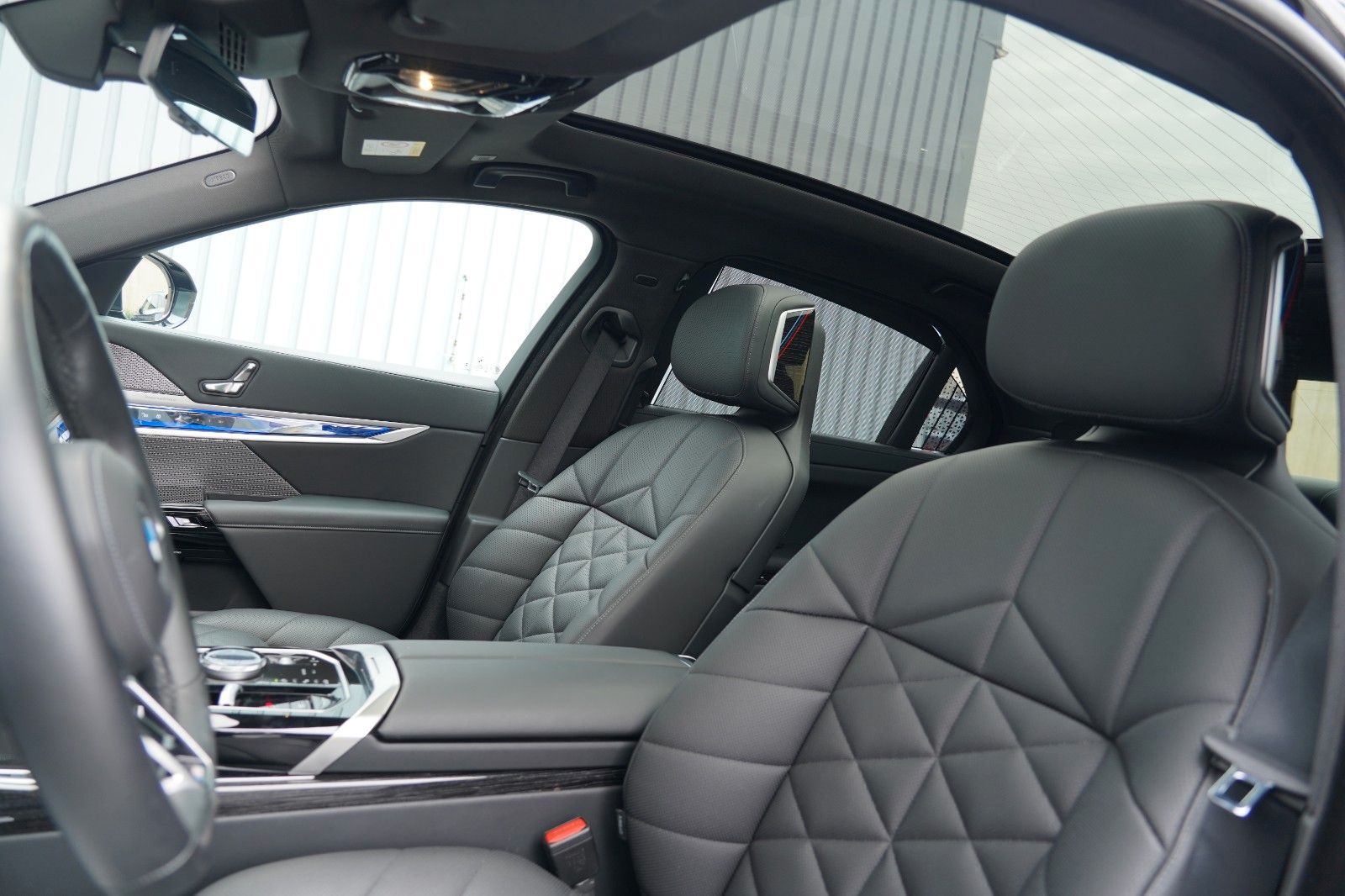 BMW 740d xDrive M Sport SKYLOUNGE ICONIC 360 HUD B&W