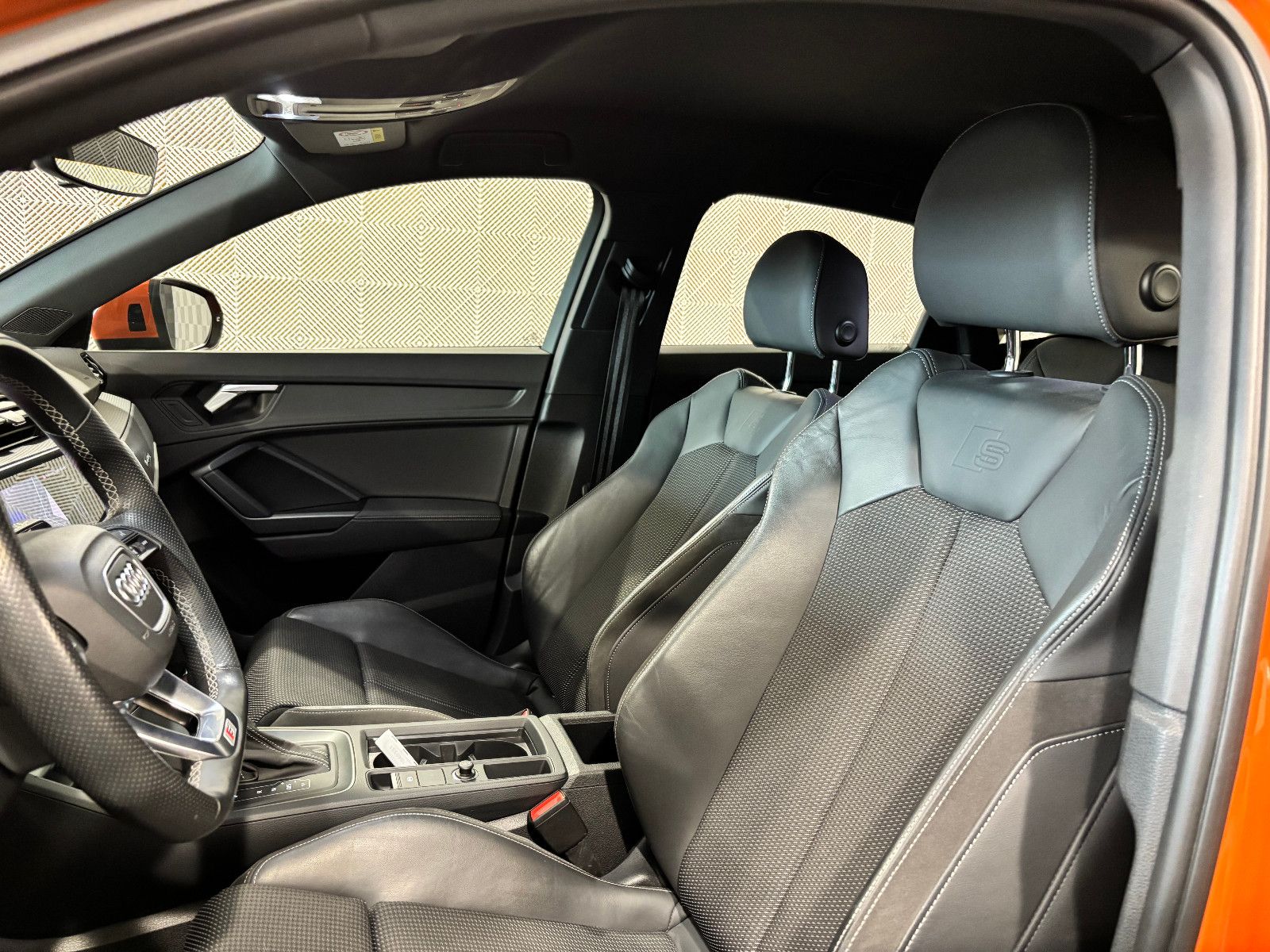 Audi Q3 Sb. 40 TFSI quattro S LINE - Samsaru's Car Outlet