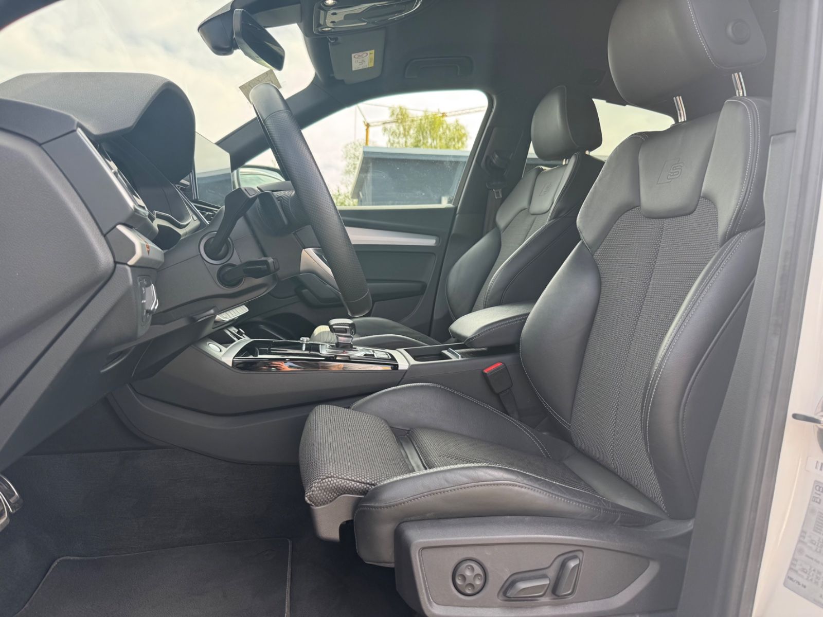 Audi Q5 Sportback 40 TDI quattro S line - Samsaru's Car Outlet