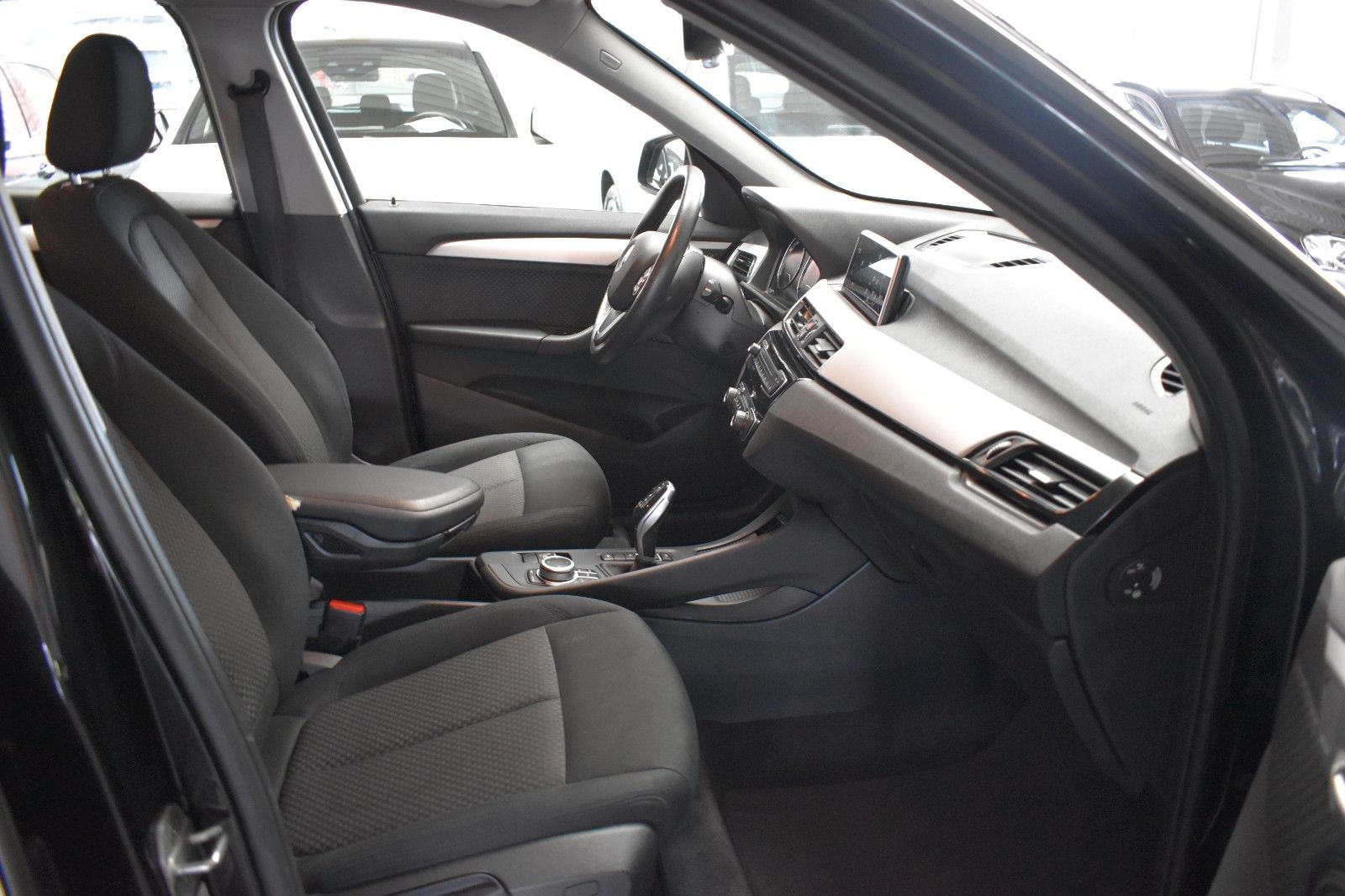 BMW X1 xDrive 18 d Advantage - Samsaru's Car Outlet