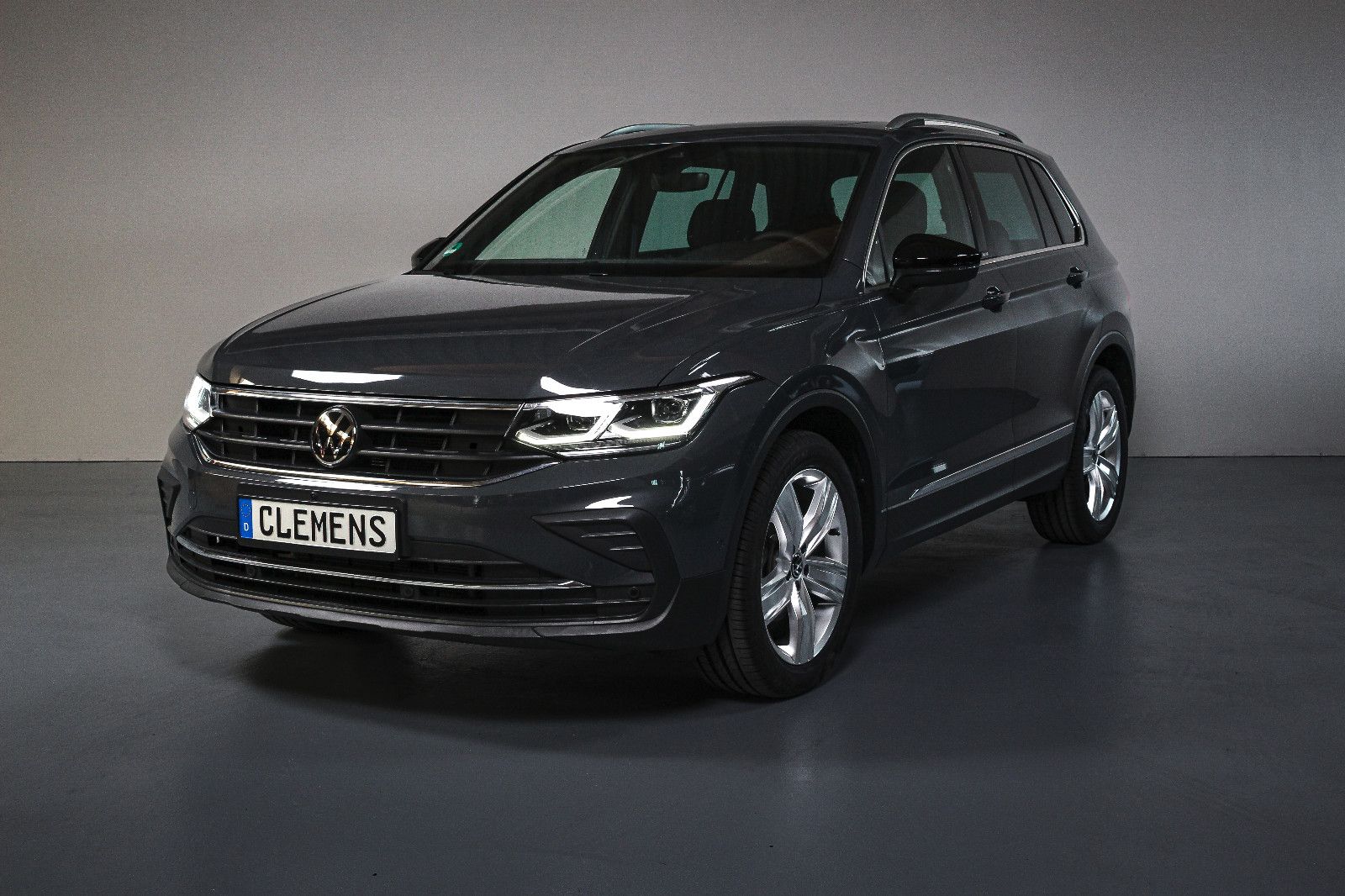Volkswagen Tiguan Move - Samsaru's Car Outlet