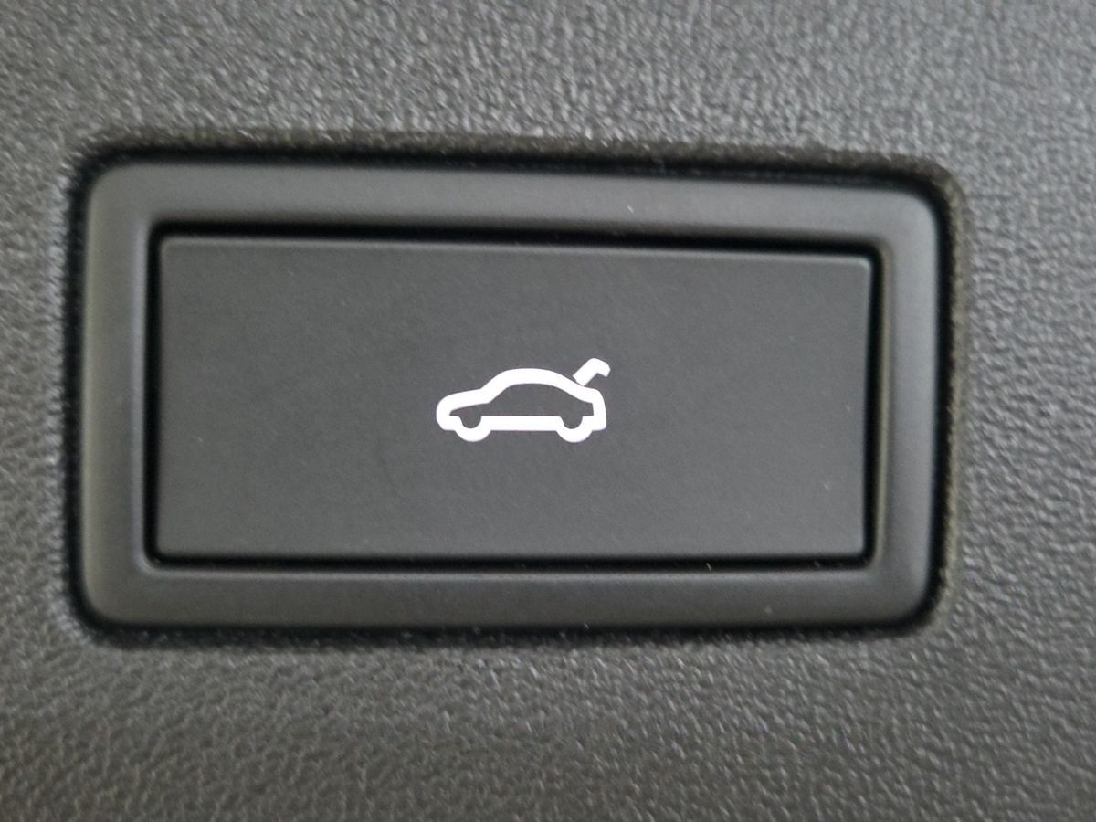 Volkswagen Tiguan R-Line 1.5  eHybrid OPF AHK|HUD|360°