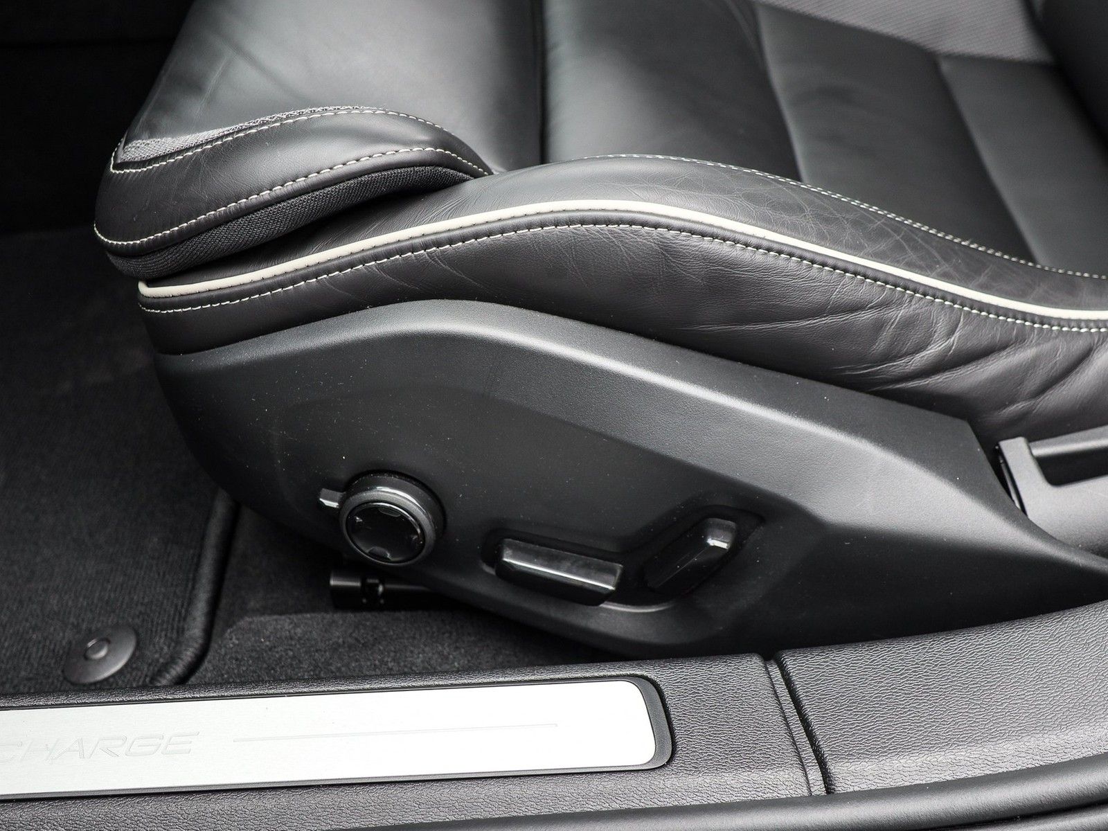 Volvo S60 T8 Recharge AWD Ultimate Dark NP:78.110,-//A
