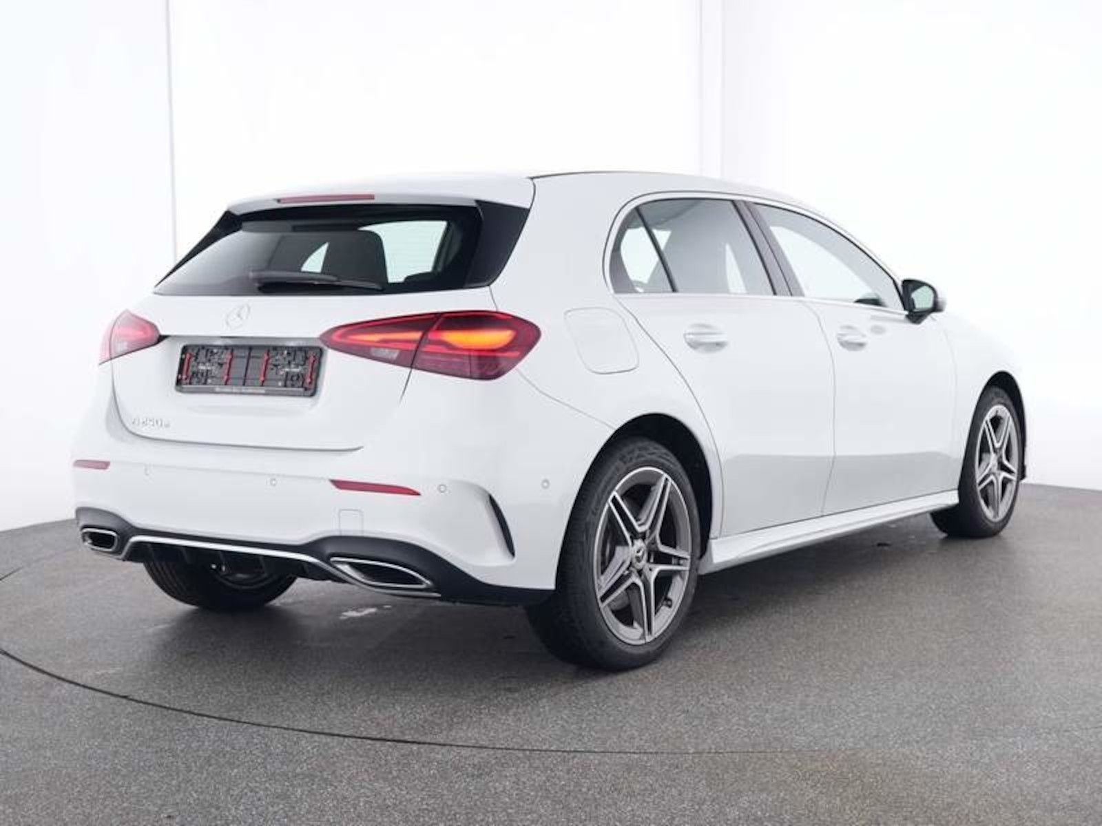 Mercedes-Benz A 250 e AMG Line - Samsaru's Car Outlet