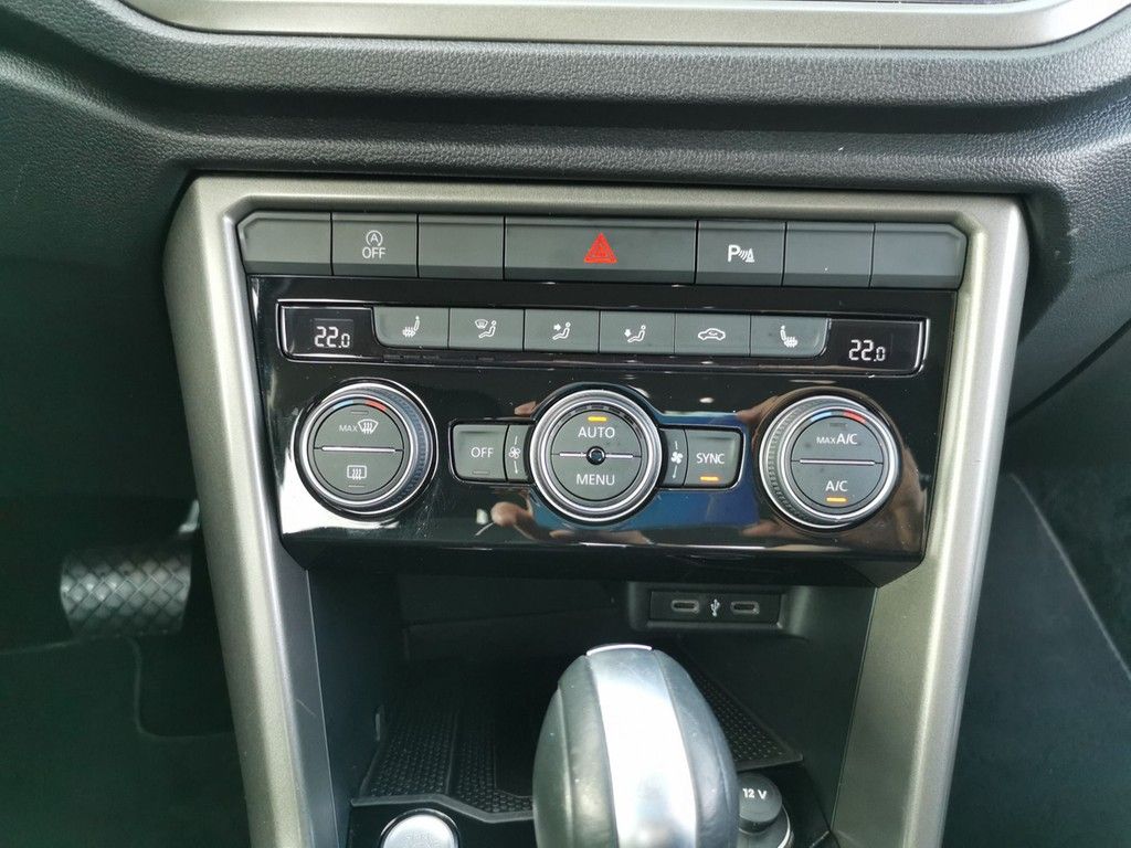 Volkswagen T-Roc 2.0 TDI DSG Style - Samsaru's Car Outlet