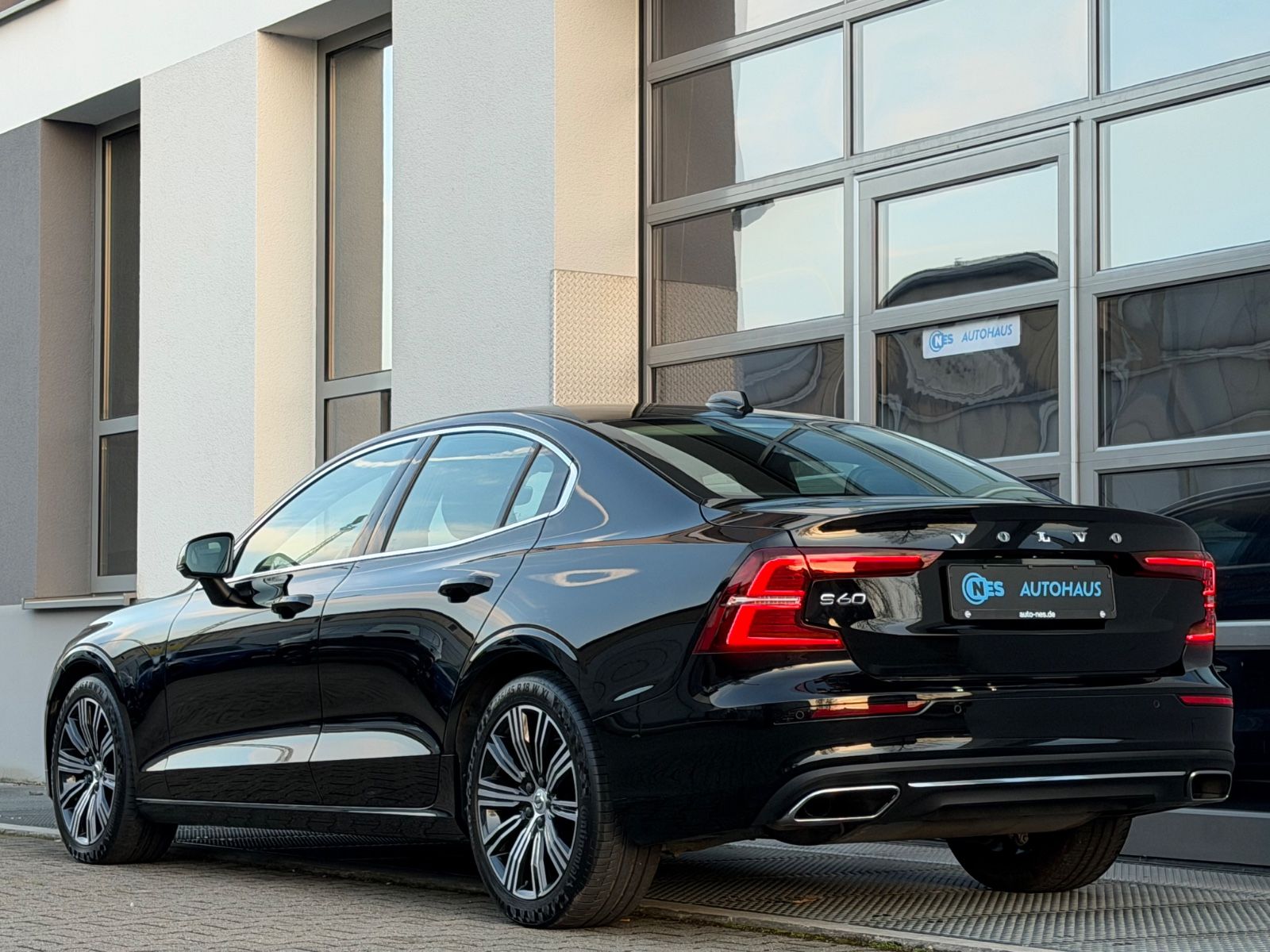 Volvo S60 B4 B INSCRIPTION*LEDER*MEMORY*LED*KEY*NAVI