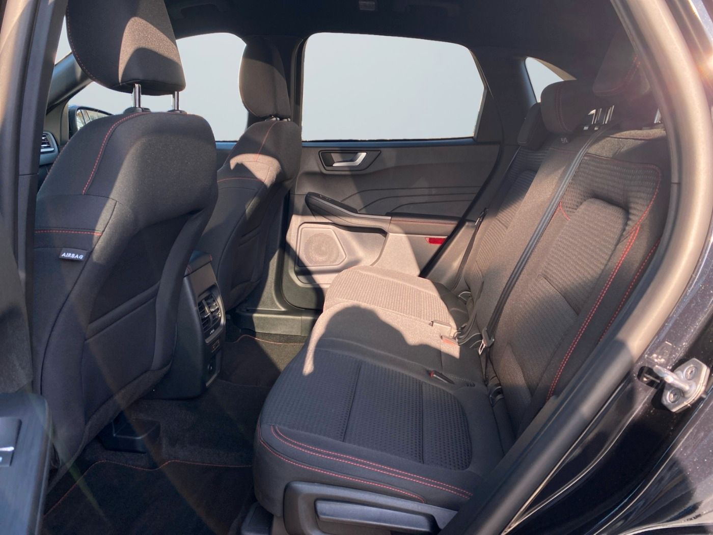 Ford Kuga ST-Line 1.5 FWD - Samsaru's Car Outlet