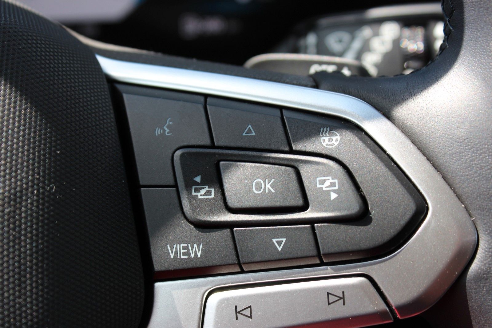 Volkswagen Touareg TDI Luft ACC Stdhzg AHK Pano Allradlenk