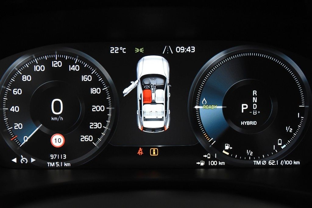 Volvo XC40 T4 Recharge Inscription - Samsaru's Car Outlet