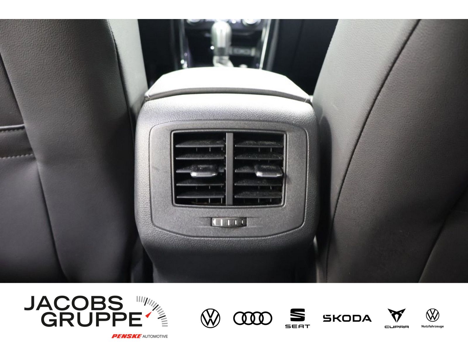 Volkswagen T-Roc 2.0 TSI 4M R - Samsaru's Car Outlet