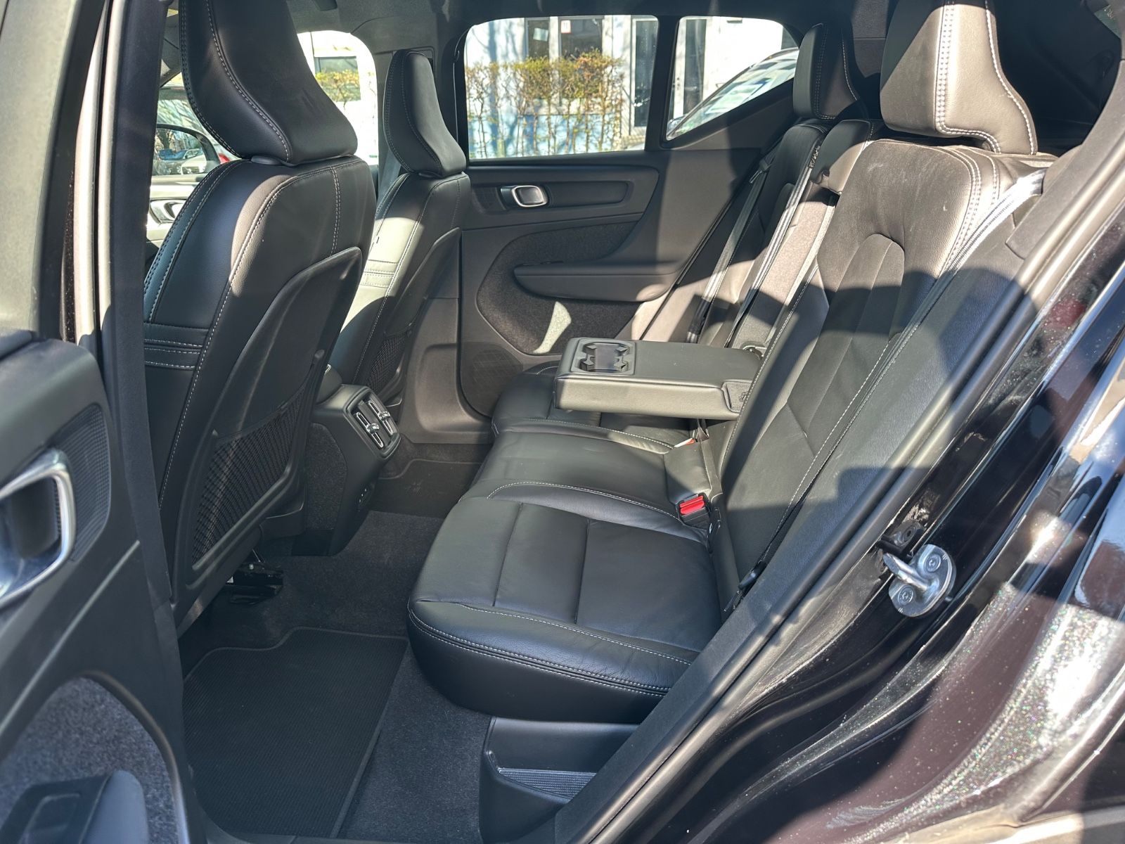 Volvo XC40 R-Design - Samsaru's Car Outlet