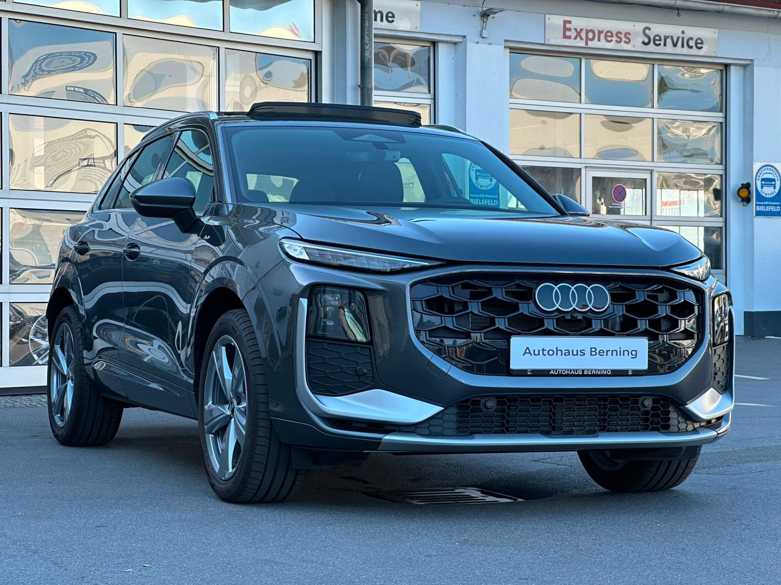 Audi Q3 35TDI 2x S LINE PANO LEDER AHK ACC KAMERA