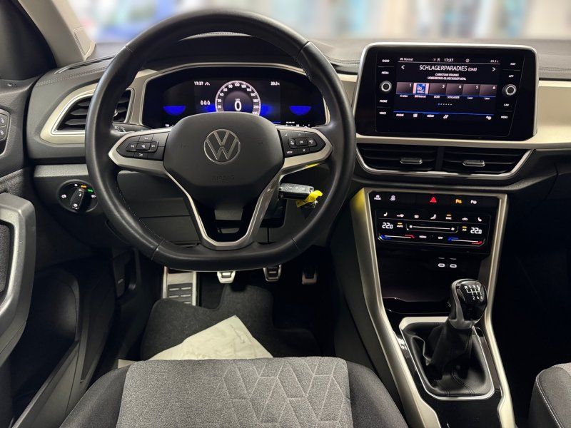 Volkswagen T-Roc 1.5 TSI Move - Samsaru's Car Outlet