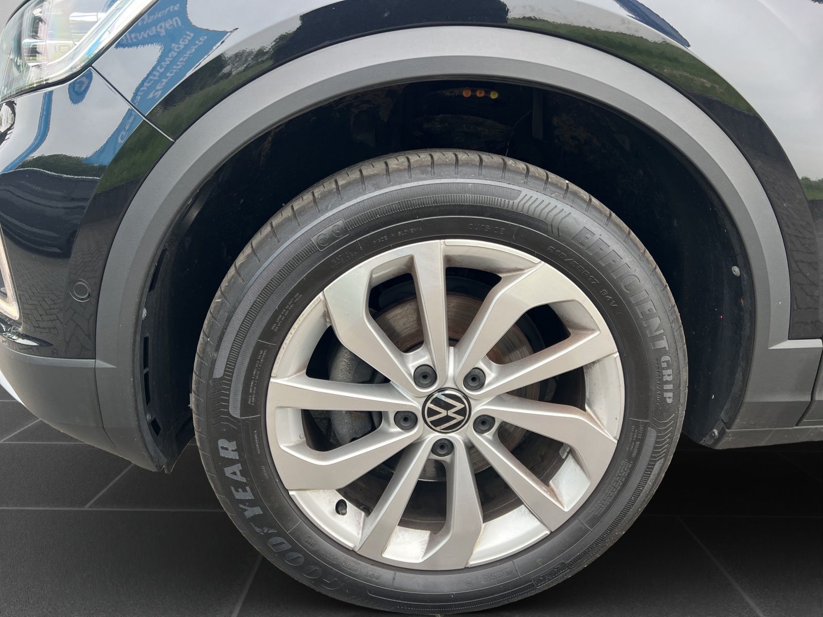 Volkswagen T-Roc 2.0 TDI Style - Samsaru's Car Outlet