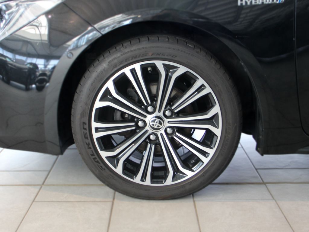 Toyota Corolla 1.8 Hybrid Touring Sports - Samsaru's Car Outlet