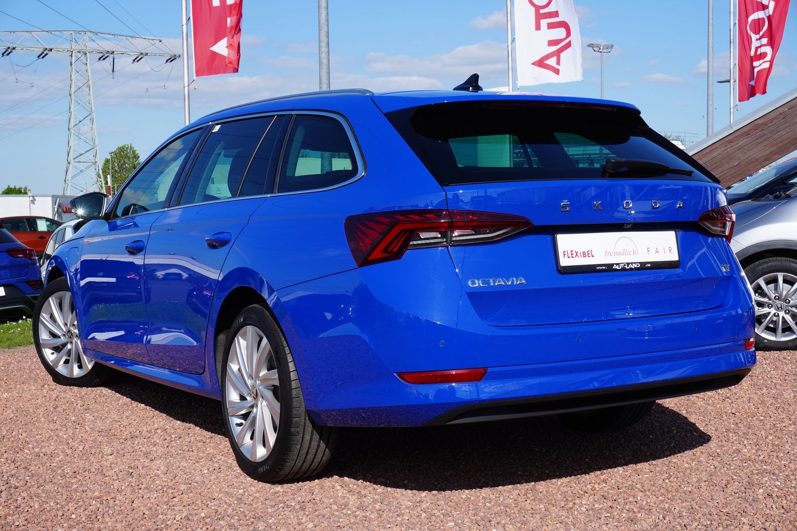 Skoda Octavia Combi 1.4 TSI iV Style - Samsaru's Car Outlet