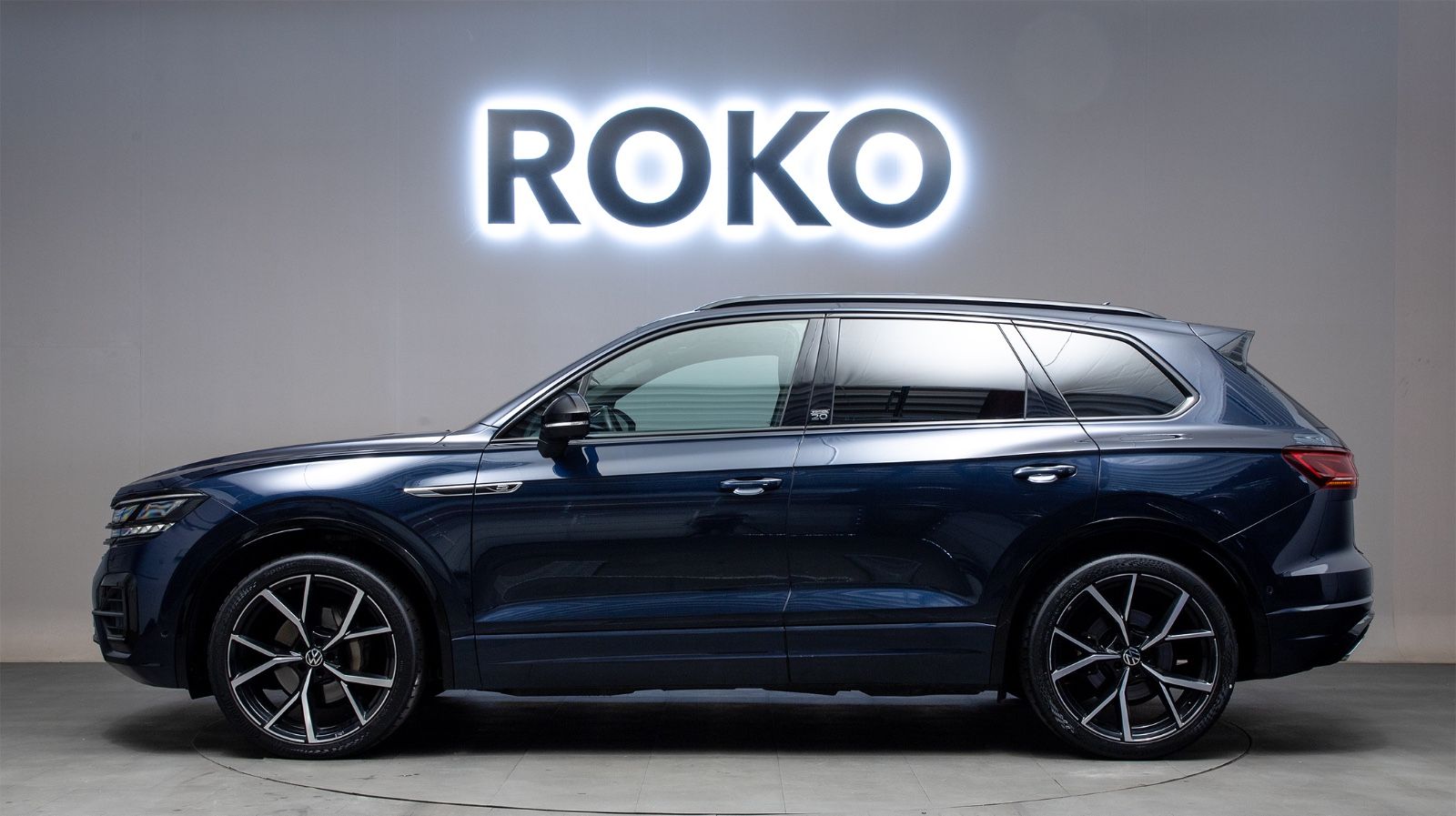 Volkswagen Touareg R-Line EDITION20 - Samsaru's Car Outlet