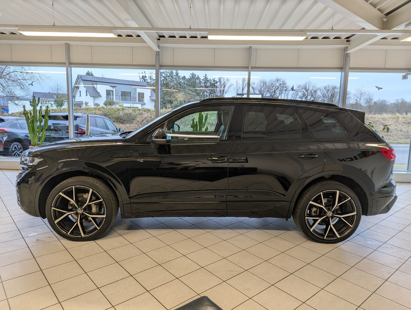 Volkswagen Touareg 3.0TDI 4M R-Line VOLL Black 22" UPE 114T