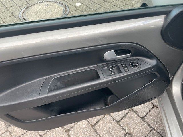 Volkswagen e-up! move up! - Samsaru's Car Outlet