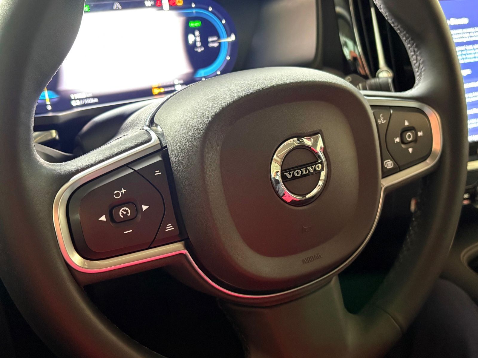 Volvo V60 T6 Kombi Core Recharge Plug-In Hybrid AWD