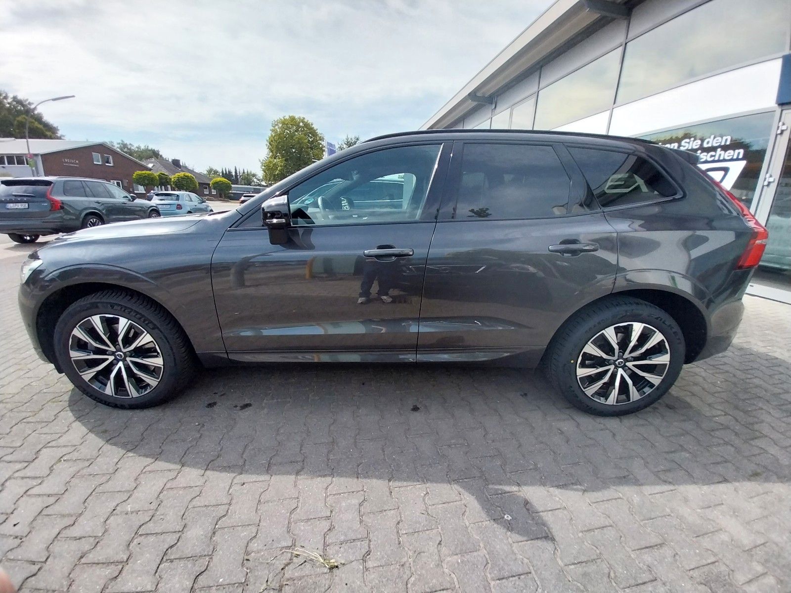 Volvo XC60 B4 Plus Dark AWD