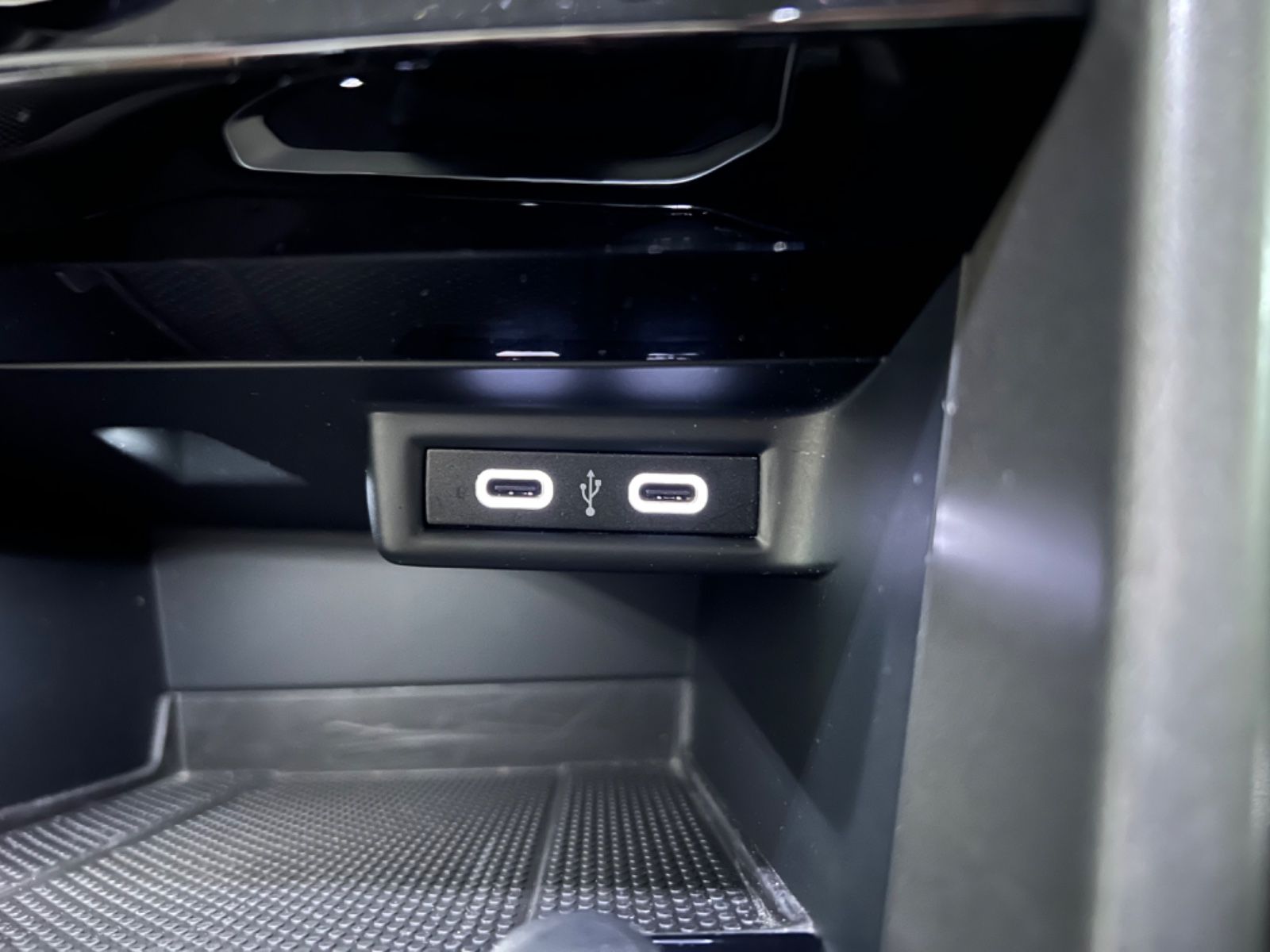 Volkswagen T-Roc Style - Samsaru's Car Outlet