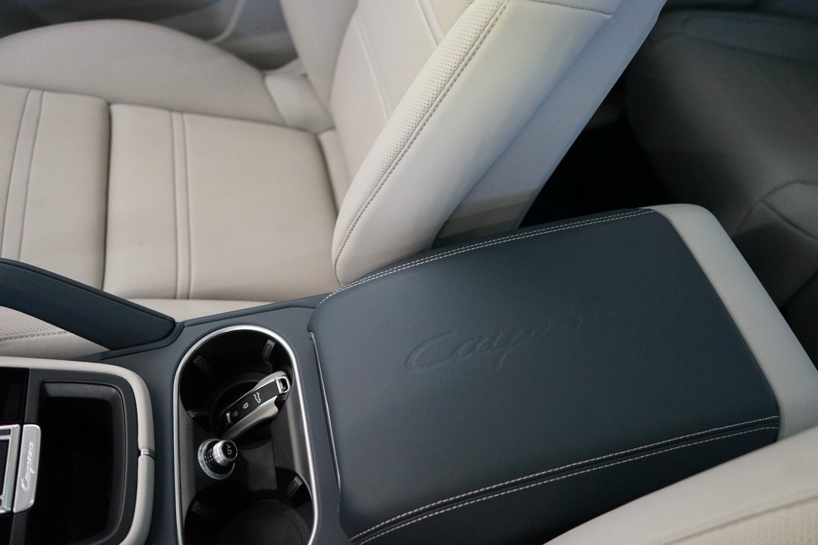 Porsche Cayenne Coupe E-Hybrid MY2021/NEW/KREIDE/1800km