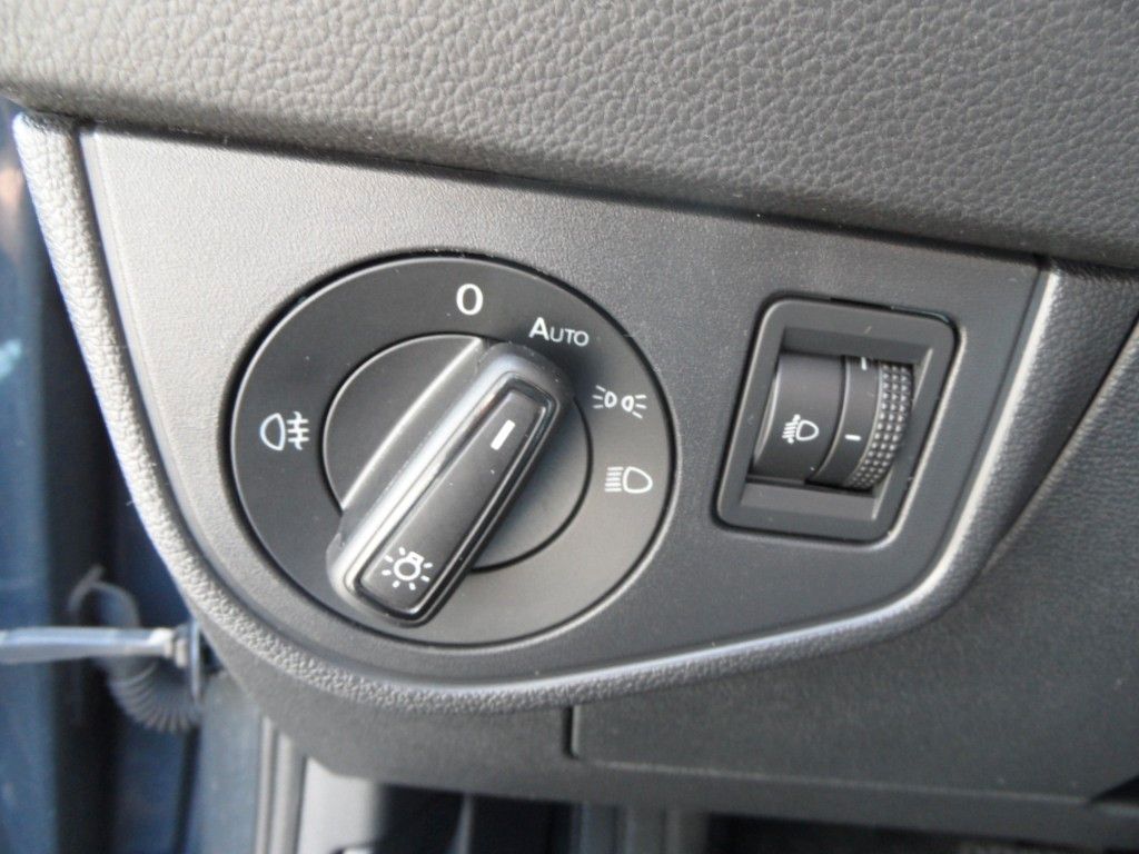 Volkswagen Polo 1.0 TSI Comfortline - Samsaru's Car Outlet