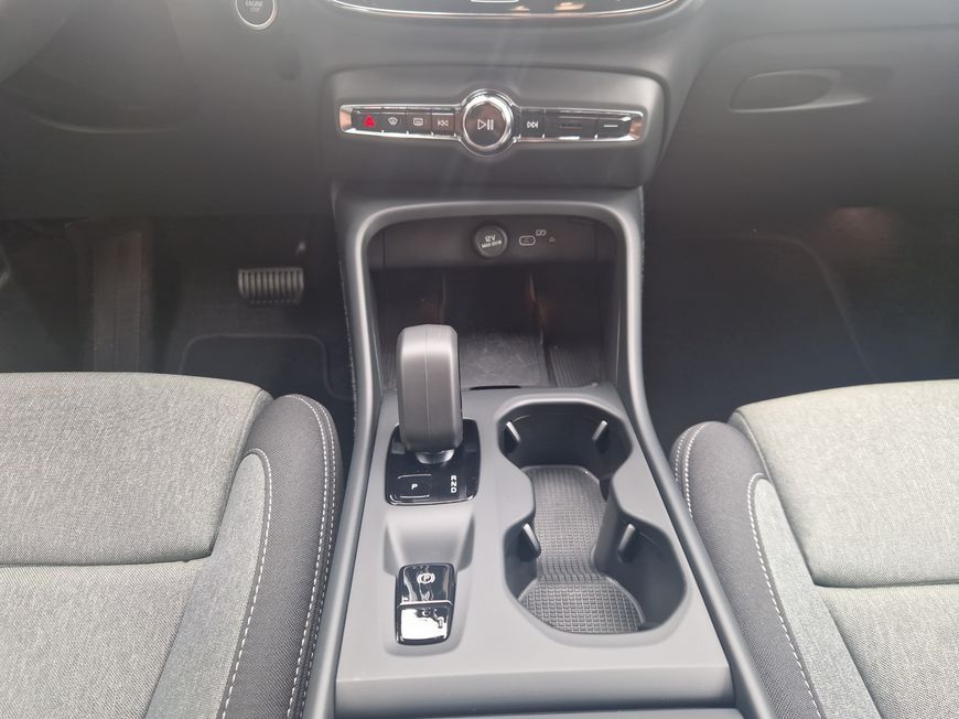 Volvo XC40 B3 Core - Samsaru's Car Outlet