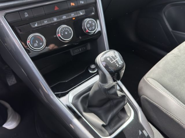 Volkswagen T-ROC 1.5 TSI STYLE - Samsaru's Car Outlet