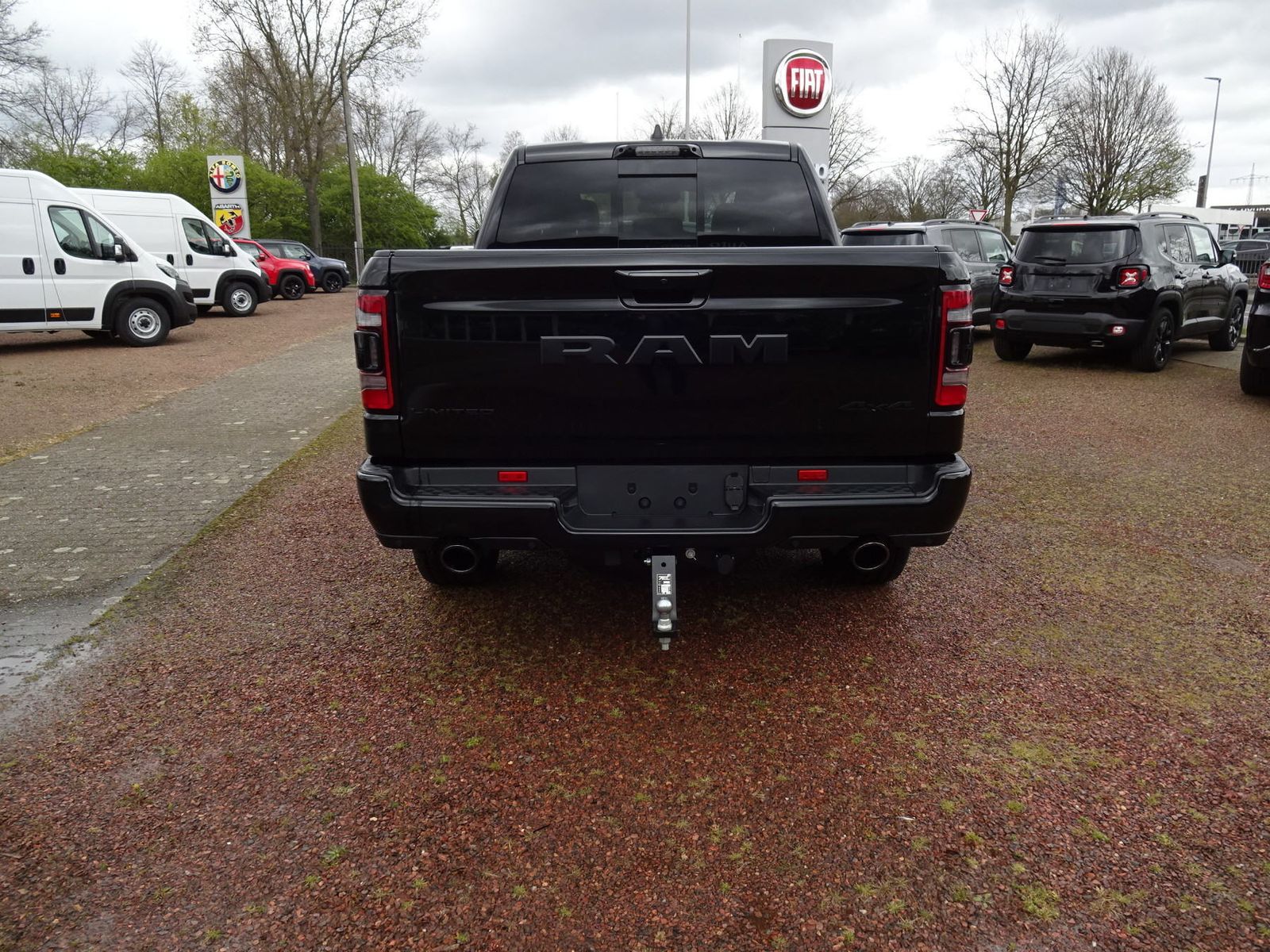 Dodge RAM Limited Night Edition 5.7L V8 HEMI Crew Cab