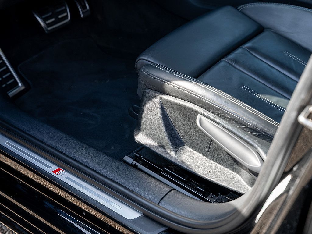 Audi A4 Avant 3.0 TDI quattro - Samsaru's Car Outlet