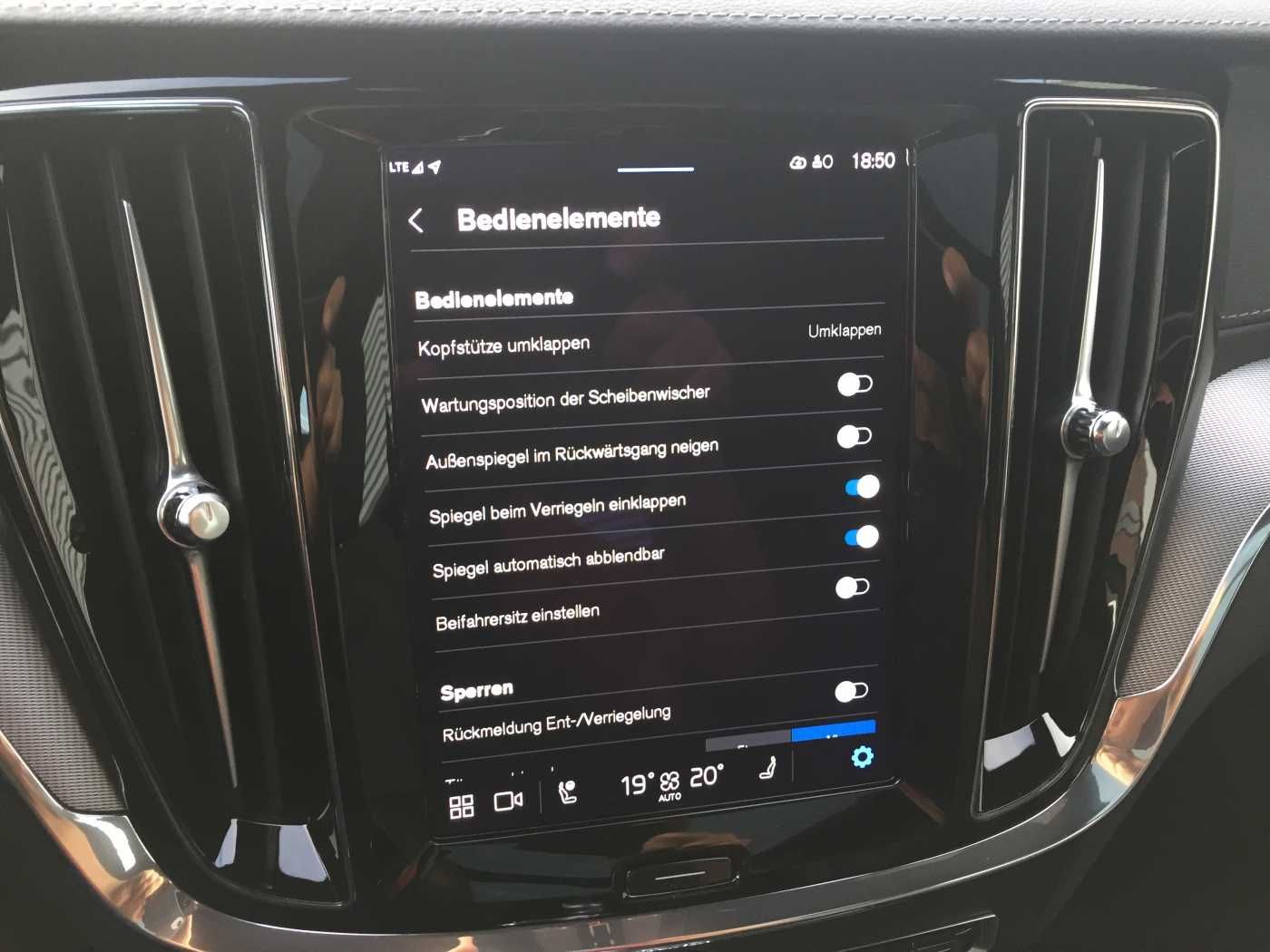 Volvo V60 V 60 T8 Ultra Dark Recharge Plug-In Hybrid A