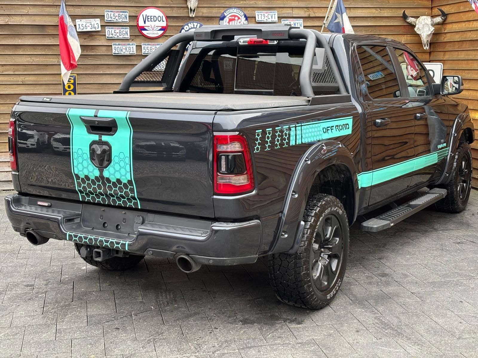 Dodge RAM 1500 Laramie 5.7L PANO 4x4 AHK